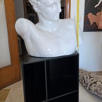 Busto Scultoreo Neoclassico – Ceramica Bianca con