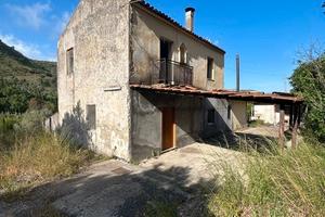 Roccelleta di borgia struttura con terreno