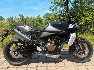 Husqvarna Svartpilen 801 SVART PILEN L DISPONIBILE