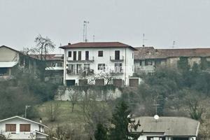 CASCINALE CON BOX AUTO