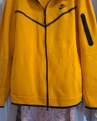 completo tec nike  nuovo 