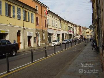 Uffici con vetrina espositiva