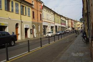 Uffici con vetrina espositiva