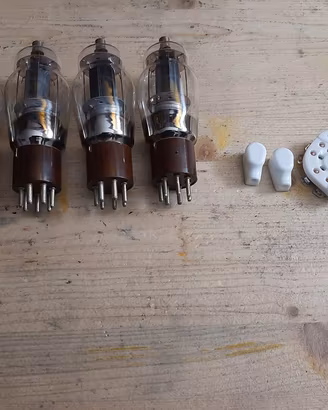 quartetto valvole1625 versione militare delle 807