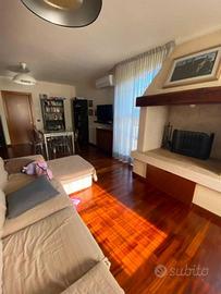 Villetta a schiera di 215 m² con 4 locali e box au