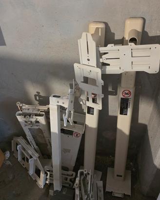 Staffa da parete per videoproiettore