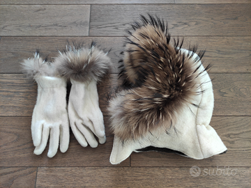 Set guanti e cappello in lana con bordo in pelo