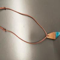 collana legno e resina