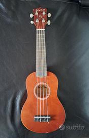 Ukulele Harley Benton con custodia