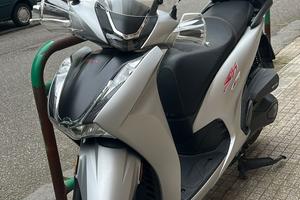 Honda SH 350 Sport
