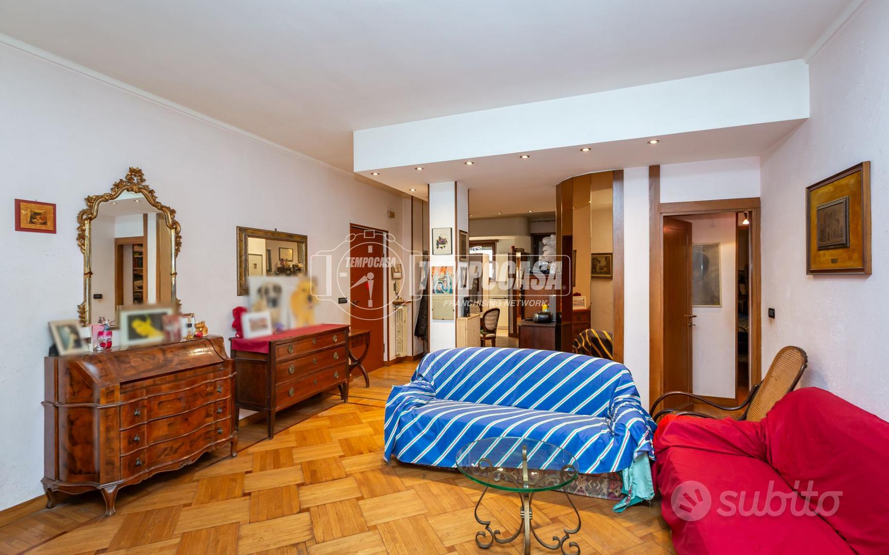 AMPIO TRILOCALE A DUE PASSI DA PIAZZA HERMADA - Vista 2