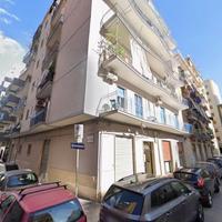 Locale Via Lupoli angolare di 40 mq