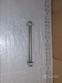 asse perno ruota posteriore Benelli trk 502 502x