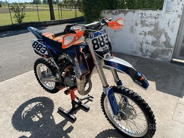 Moto cross KTM SX85