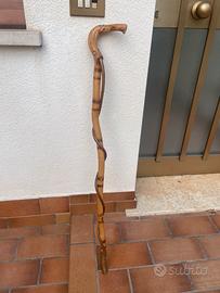 Bastone artigianale in legno – pezzo unico