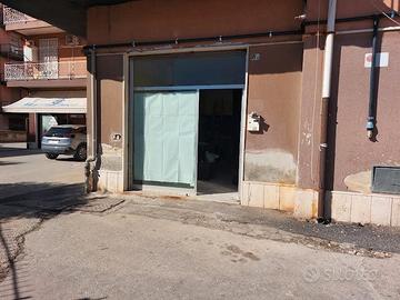 Basso commerciale zona specchi