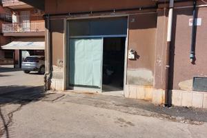 Basso commerciale zona specchi
