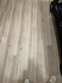 Pavimento ad incastro laminato