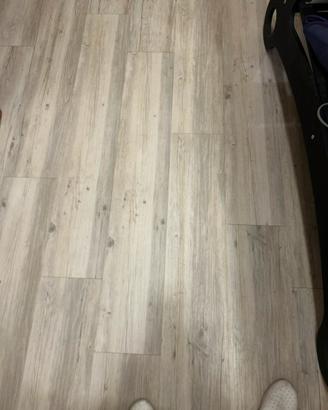 Pavimento ad incastro laminato