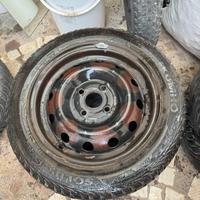 Cerchi con gomme 4 stagioni complete