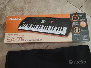Pianola Casio compresa di custodia.