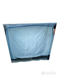 Specchio moderno con cornice in metallo cromato