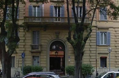 Immobile in asta di 201 m² con box auto a Modena
