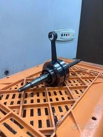 albero top spalle piene