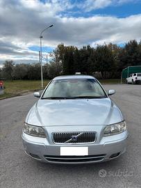Volvo V70 Bi-Fuel 2004