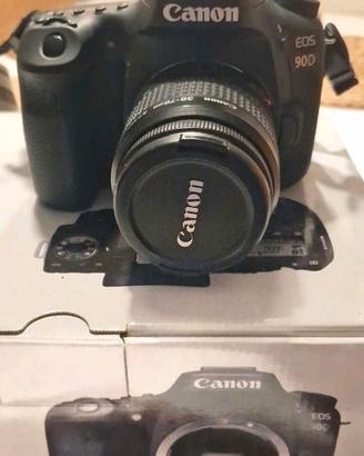 Canon EOS 90D kit con obiettivo e borsa