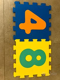 Tappeto puzzle lettere numeri