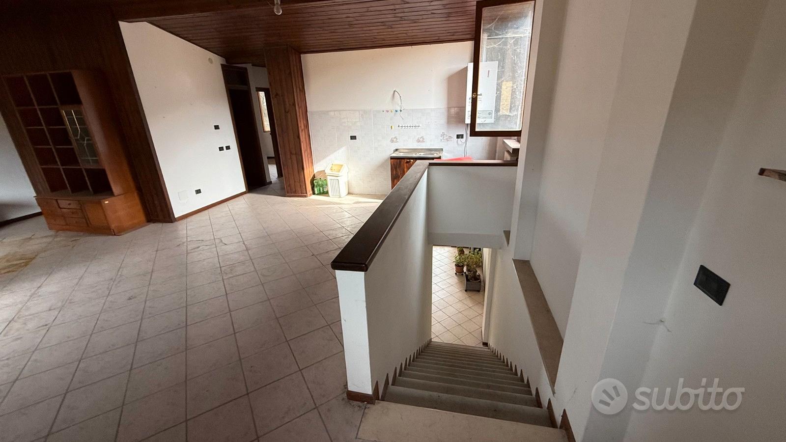 Semindipendente con terrazzo e giardino - Vista 5