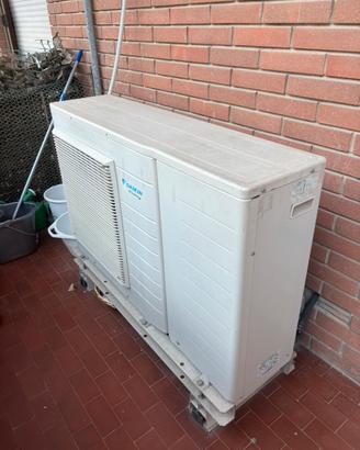 Pompa di calore Daikin Altherma EWAQ005ABV3P 5 kW