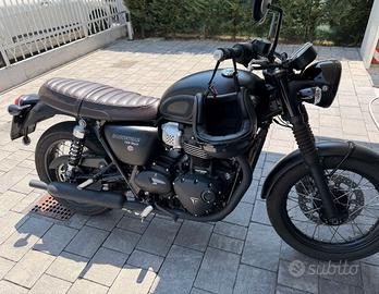 Bonneville t100 black