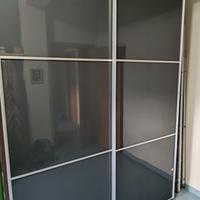 armadio ad ante scorrevoli 