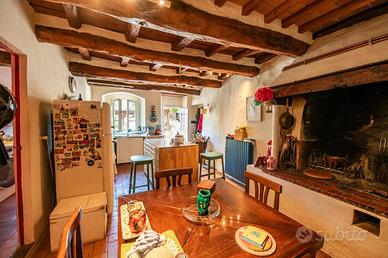 Rustico / Casale di 85 m² con 4 locali a Montesper