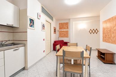 Locale di sgombero h2.70 e bagno finestrato