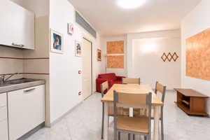 Locale di sgombero h2.70 e bagno finestrato