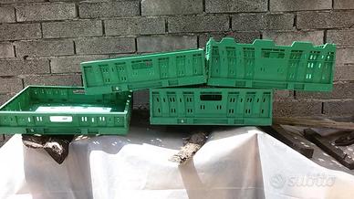 Cassette ortofrutta impilabili e richiudibili