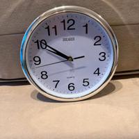 Orologio da parete argentato