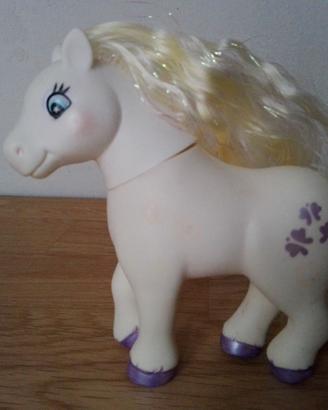 Pony bianco