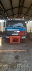 Camion spargisale e lama