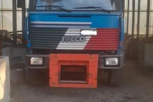 Camion spargisale e lama