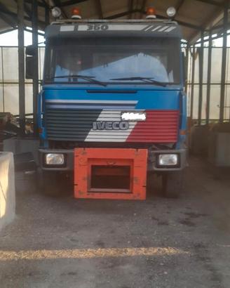 Camion spargisale e lama