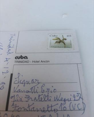 Francobollo con cartolina cuba