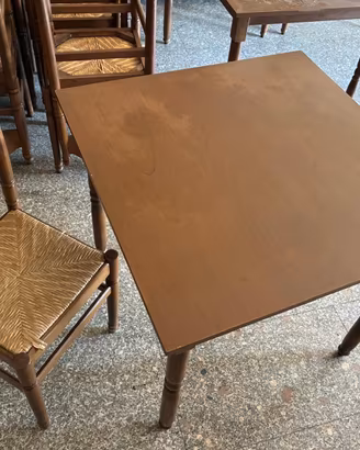 Tavoi e sedie