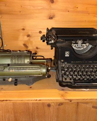 Macchina per scrivere e calcolatrice vintage