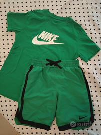 completino Nike verde 