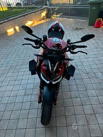 Ducati Streetfighter V2