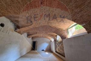 Casa indipendente di 345 m² con più di 5 locali e 